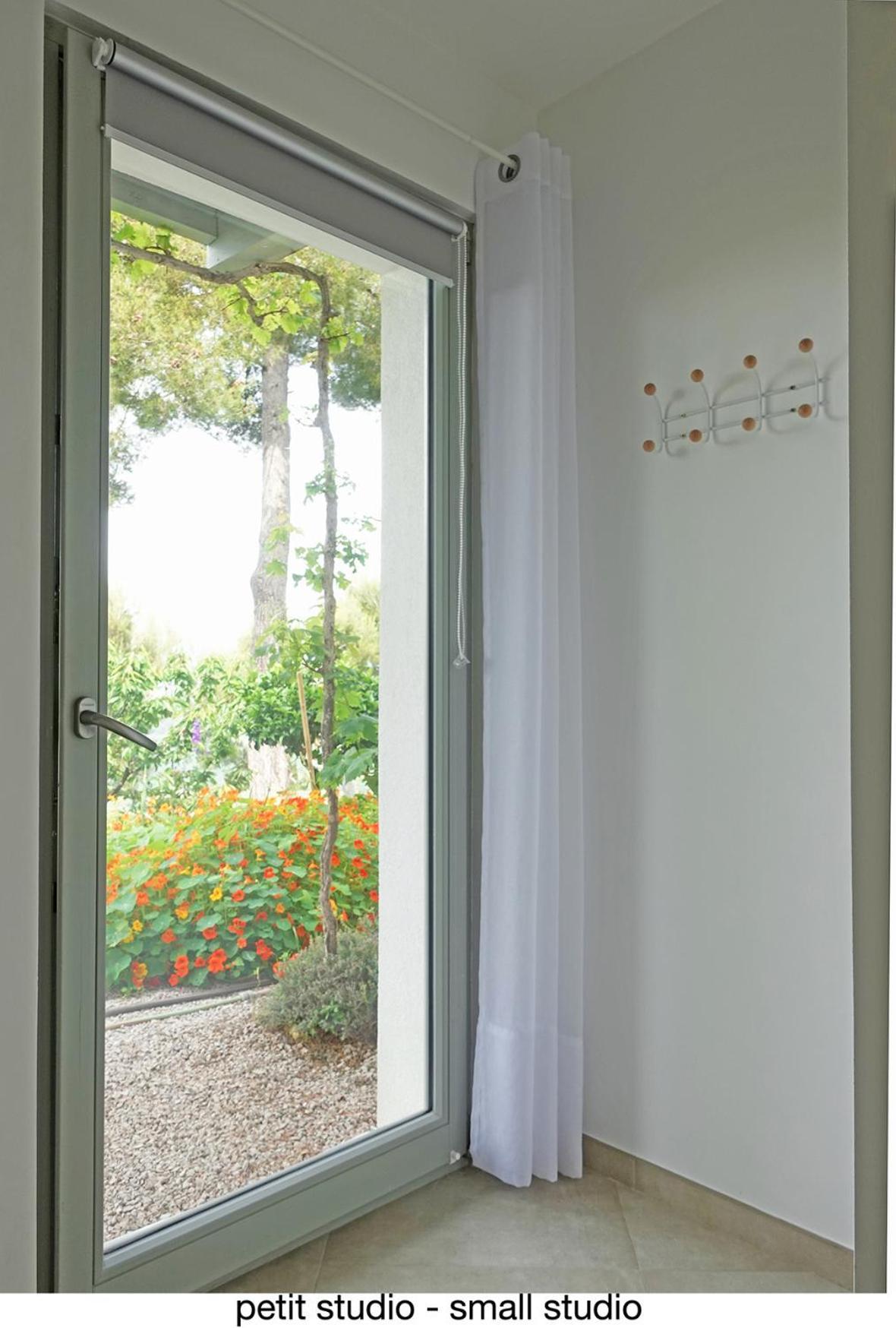 456 Chemin De La Pinede Apartment Menton Exterior photo